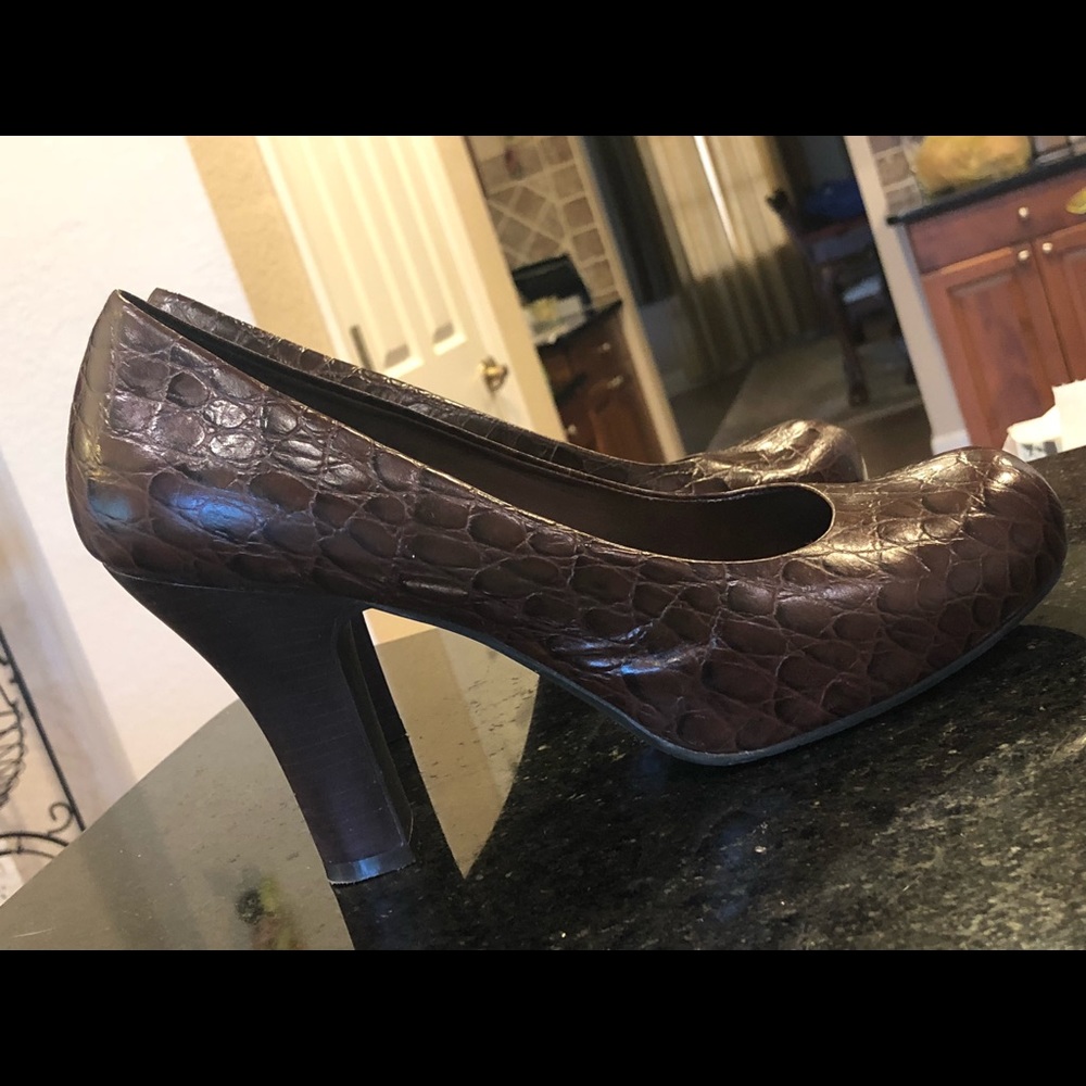 Gianna Bini Brown Leather Pumps